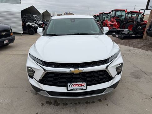 Used 2023 Chevrolet Blazer LT AWD/4WD image 2