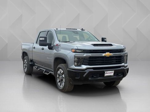 Used 2024 Chevrolet Silverado 2500 Custom w/ Custom Value Package AWD/4WD image 4