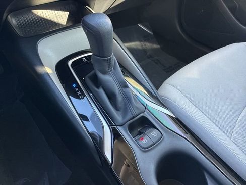 Used 2022 Toyota Corolla LE image 30