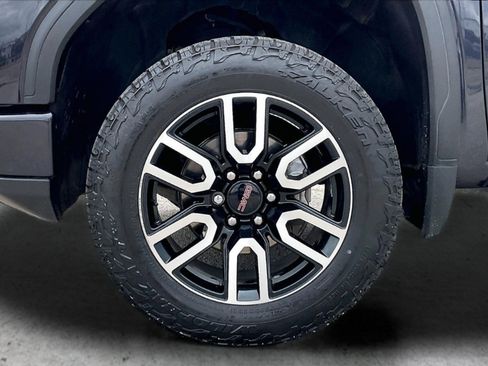 Used 2023 GMC Sierra 1500 AT4 w/ Technology Package AWD/4WD image 34