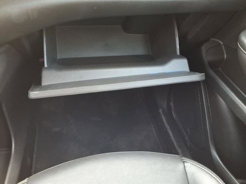 Used 2023 GMC Terrain SLT image 15