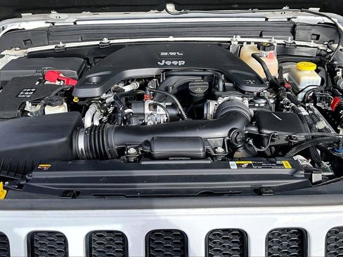 Certified 2021 Jeep Wrangler Unlimited Sahara image 35