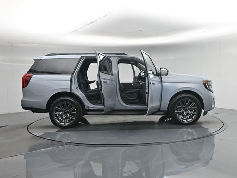 New 2026 Ford Expedition Platinum w/ Stealth Appearance Package AWD/4WD image 4
