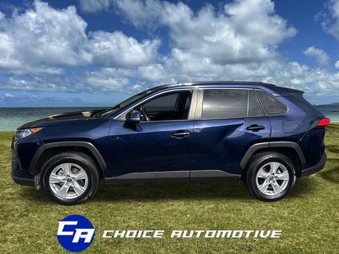 Used 2020 Toyota RAV4 XLE image 3