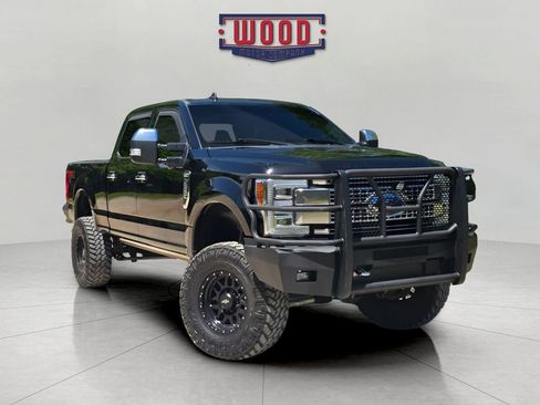 Used 2019 Ford F250 Platinum w/ Platinum Ultimate Package AWD/4WD image 1