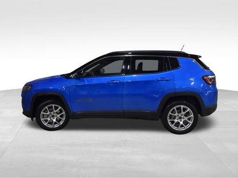 Used 2025 Jeep Compass Limited AWD/4WD image 6