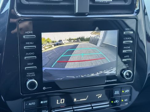 Used 2022 Toyota Prius LE image 19