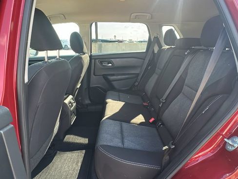 Used 2025 Nissan Rogue SV AWD/4WD image 31