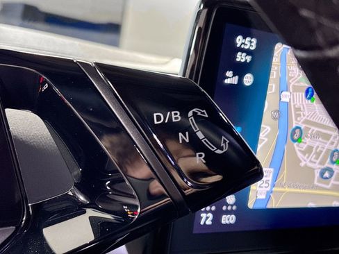 Certified 2024 Volkswagen ID.4 Standard image 19