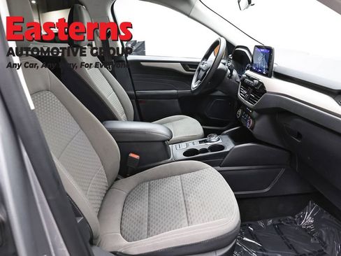 Used 2022 Ford Escape SE FWD image 25