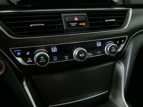 Used 2020 Honda Accord Touring image 27