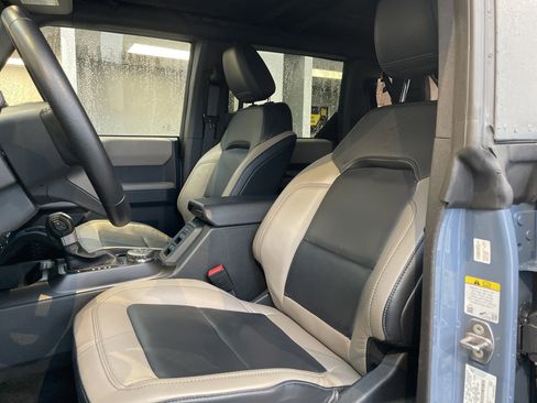 Used 2023 Ford Bronco Wildtrak image 17