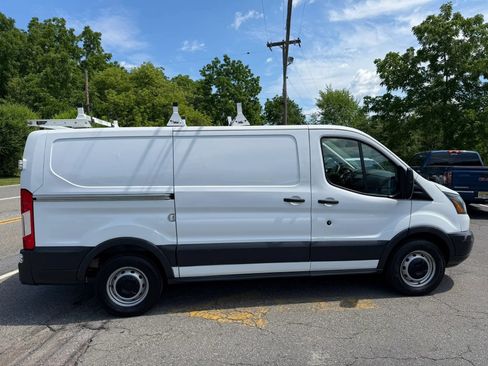 Used 2017 Ford Transit 150 130 Low Roof RWD image 8
