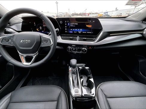 Used 2025 Chevrolet Trax ACTIV w/ Driver Confidence Package image 13