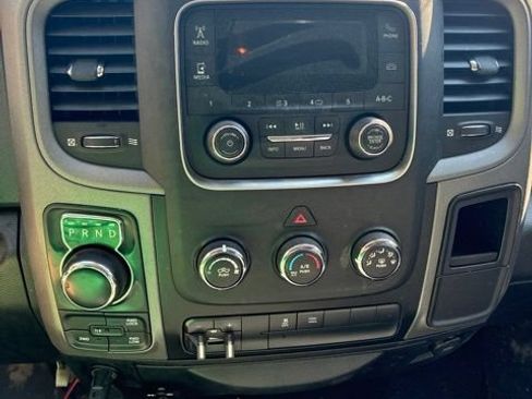 Used 2019 RAM 1500 Express AWD/4WD image 9
