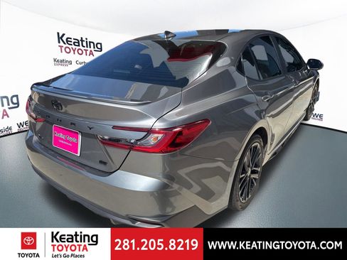Used 2025 Toyota Camry SE w/ Convenience Package image 7