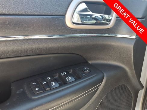 Used 2017 Jeep Grand Cherokee Limited image 17