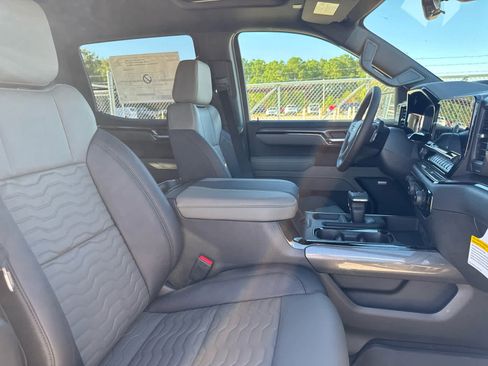 New 2026 Chevrolet Silverado 1500 ZR2 image 18