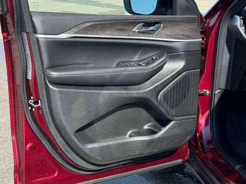 New 2026 Jeep Grand Cherokee Altitude image 26