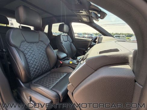Used 2018 Audi SQ5 Prestige w/ Prestige Package AWD/4WD image 32