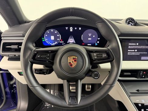 Certified 2025 Porsche Macan 4S Electric AWD/4WD image 27