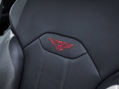 Used 2021 Bentley Bentayga AWD/4WD image 45
