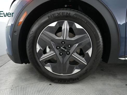 Used 2025 Kia EV6 Light w/ Light LR Technology Package RWD image 19