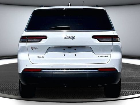 Used 2023 Jeep Grand Cherokee L Limited w/ Trailer Tow Group (B) AWD/4WD image 5