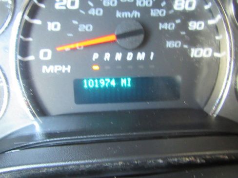 Used 2016 Chevrolet Express 2500 RWD image 35