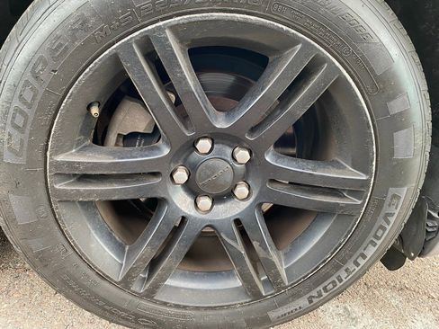 Used 2015 Dodge Charger SXT image 4