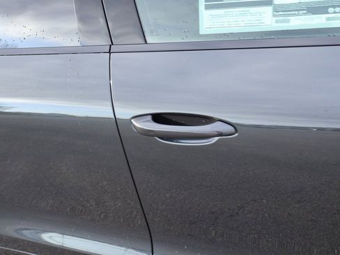 New 2026 Porsche Macan image 16