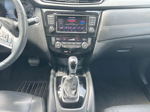 Used 2020 Nissan Rogue SL w/ Premium Package FWD image 12