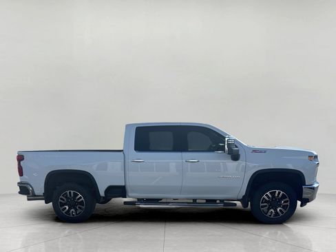 Used 2022 Chevrolet Silverado 3500 LTZ w/ LTZ Convenience Package AWD/4WD image 3