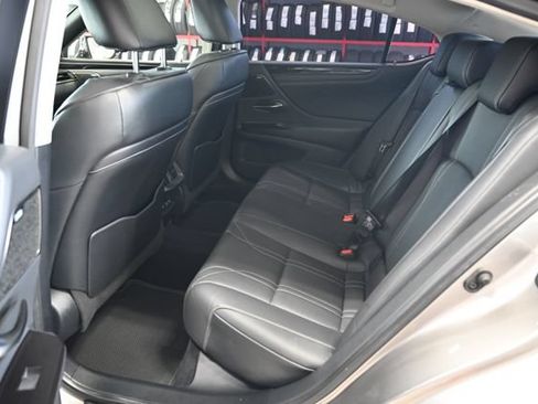 Used 2019 Lexus ES 350 w/ Accessory Package 2 FWD image 12