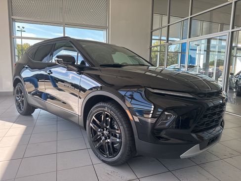 New 2025 Chevrolet Blazer LT w/ Sound & Technology Package image 3