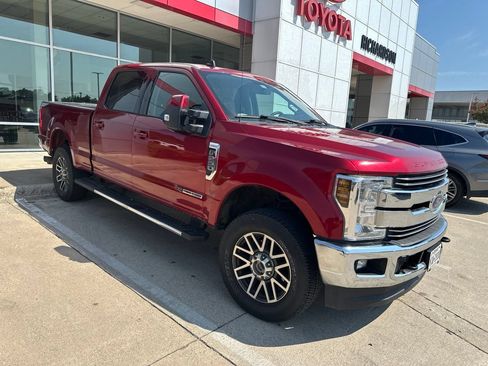 Used 2019 Ford F250 Lariat w/ Lariat Value Package AWD/4WD image 2