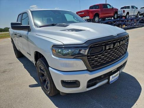 Used 2026 RAM 1500 Express AWD/4WD image 41
