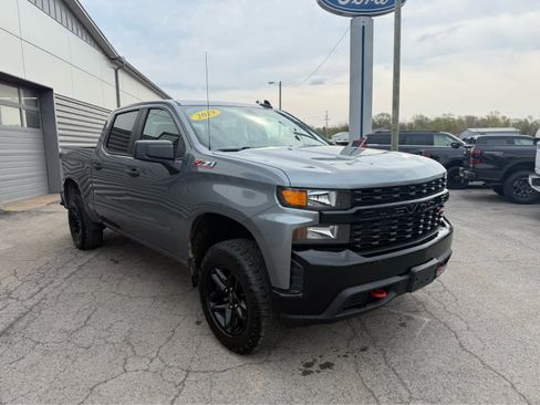 Used 2019 Chevrolet Silverado 1500 Custom Trail Boss w/ Custom Convenience Package AWD/4WD image 2