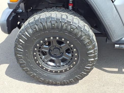 Used 2020 Jeep Gladiator Rubicon AWD/4WD image 27