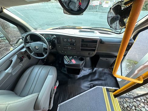 Used 2014 Chevrolet Express 3500 image 5