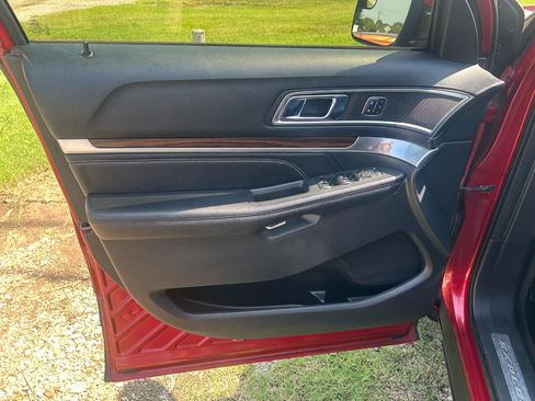 Used 2016 Ford Explorer Limited FWD image 30