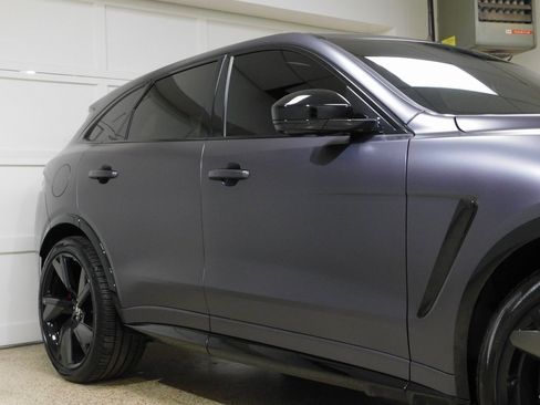 Used 2024 Jaguar F-PACE SVR image 9