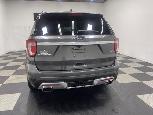 Used 2016 Ford Explorer Platinum image 3