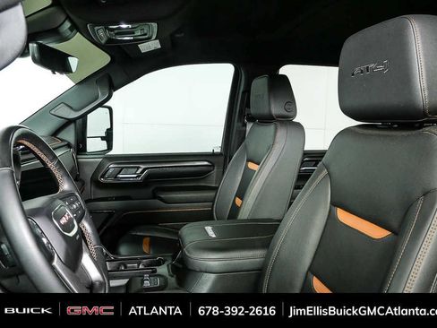 Used 2024 GMC Sierra 2500 AT4 w/ Technology Package AWD/4WD image 4