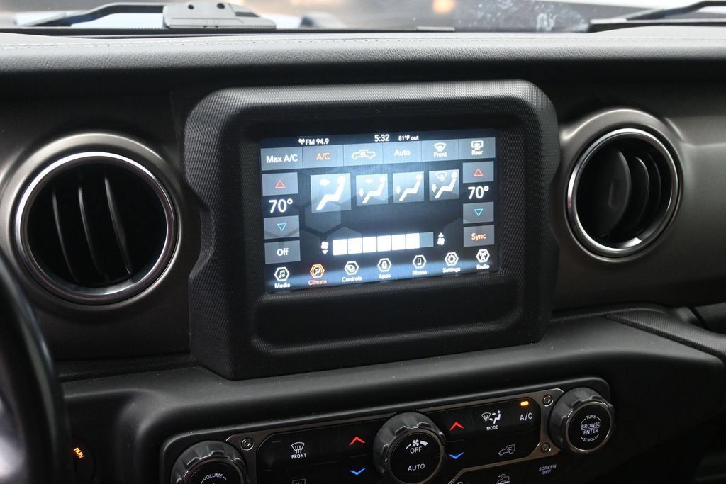 Used 2021 Jeep Gladiator Rubicon w/ Safety Group AWD/4WD image 14