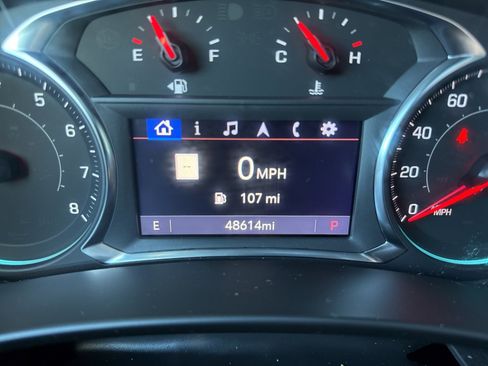 Used 2022 Chevrolet Equinox RS w/ RS Leather Package image 34