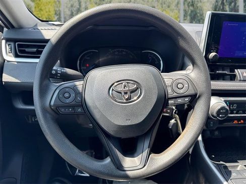 Used 2023 Toyota RAV4 LE AWD/4WD image 17