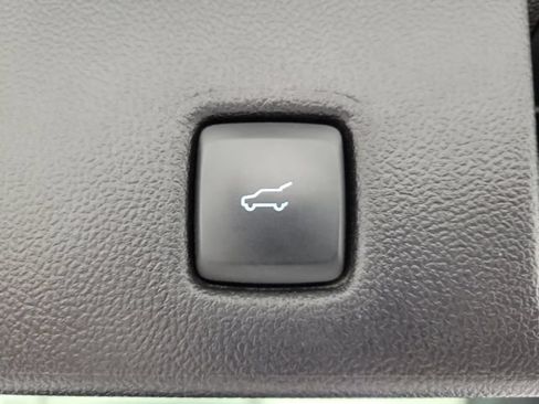 Used 2025 Ford Escape Platinum AWD/4WD image 9