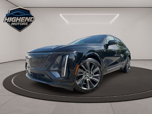 Used 2024 Cadillac Lyriq Sport image 2