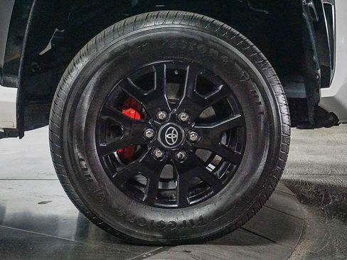Certified 2024 Toyota Tacoma SR5 AWD/4WD image 7
